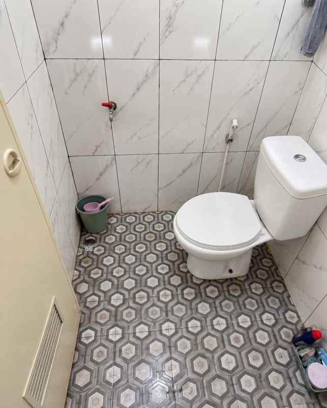 dijual kost kalisegoro