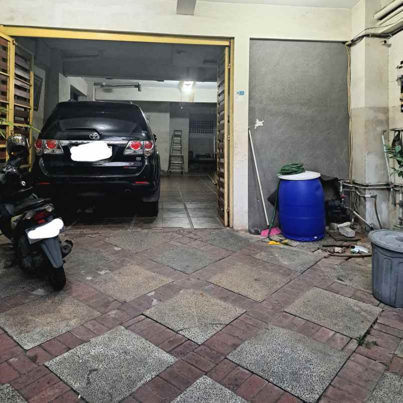 dijual kost tamansari