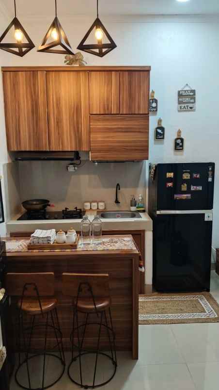 dijual rumah 2 lantai cinangka depok