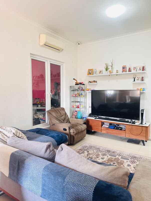 dijual rumah 2 lantai cipayung jakarta timur rp2 7 m