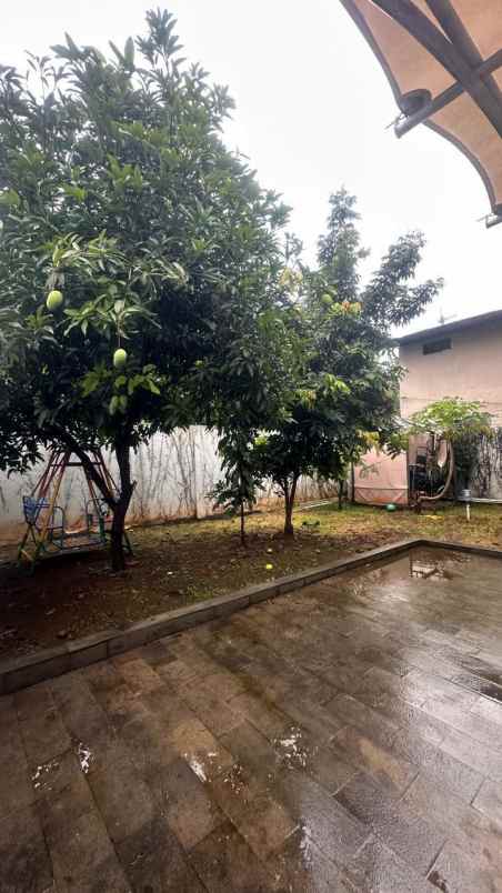dijual rumah 2 lantai cipayung jakarta timur rp2 7 m