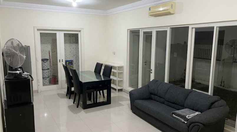 dijual rumah alam galaxy surabaya barat