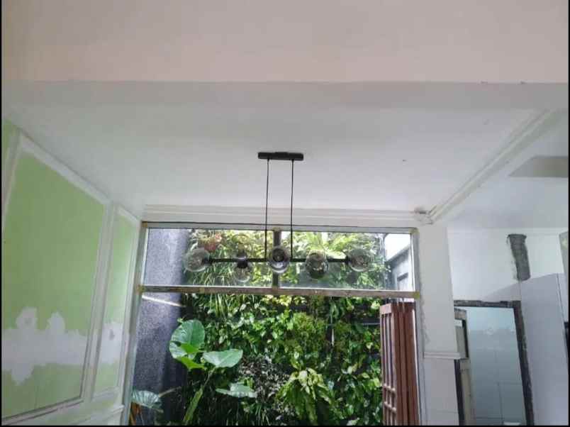 dijual rumah antapani