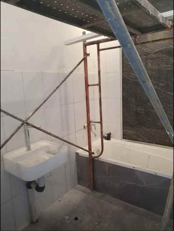 dijual rumah antapani