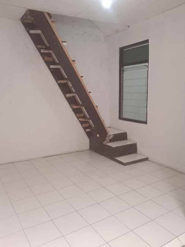 dijual rumah antapani