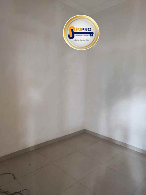 dijual rumah bagus siaphuni di grand mahkota 1