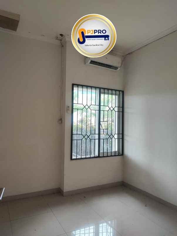 dijual rumah bagus siaphuni di grand mahkota 1