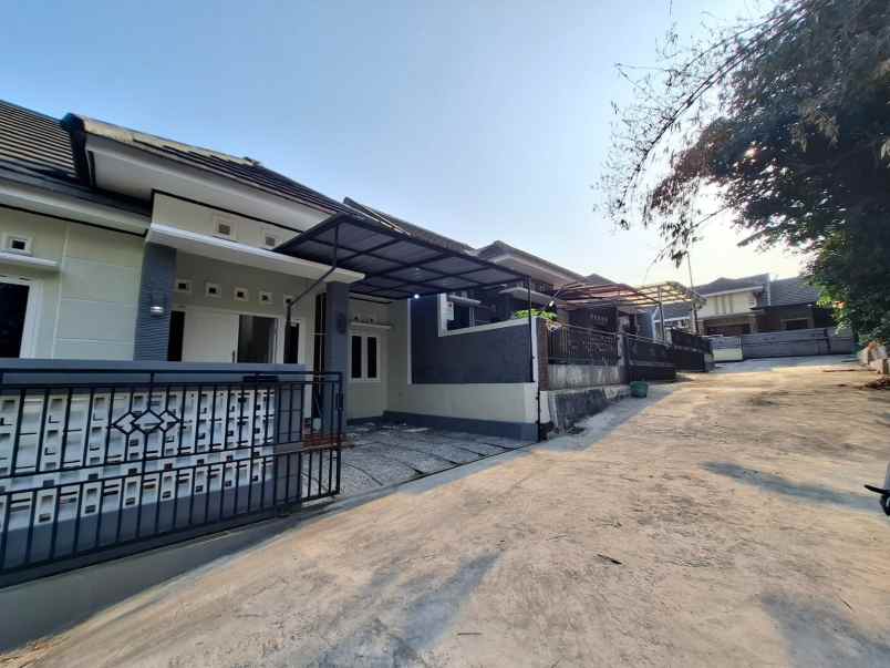 dijual rumah bakungan candi gebang