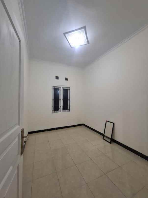 dijual rumah bakungan candi gebang