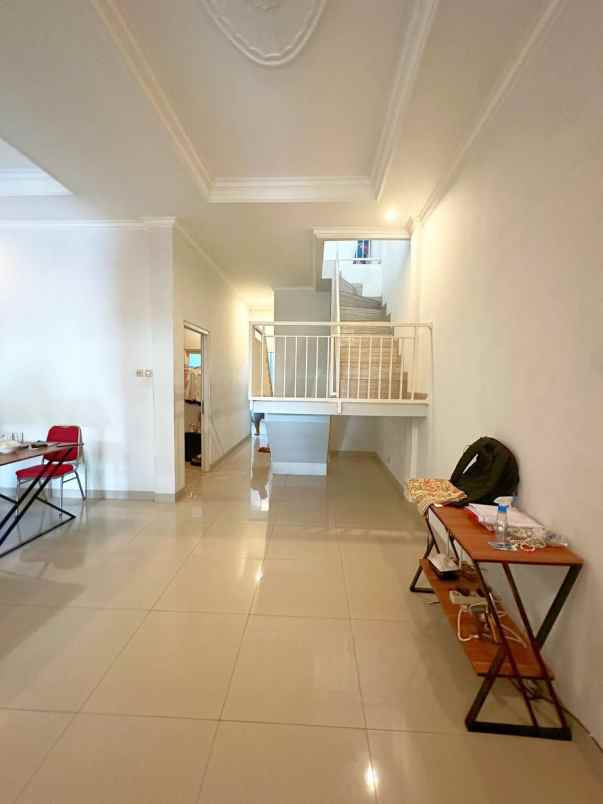 dijual rumah balekambang condet