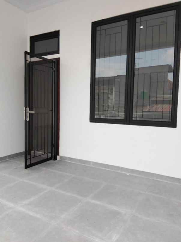 dijual rumah baru 2lantai di harapan indah bekasi