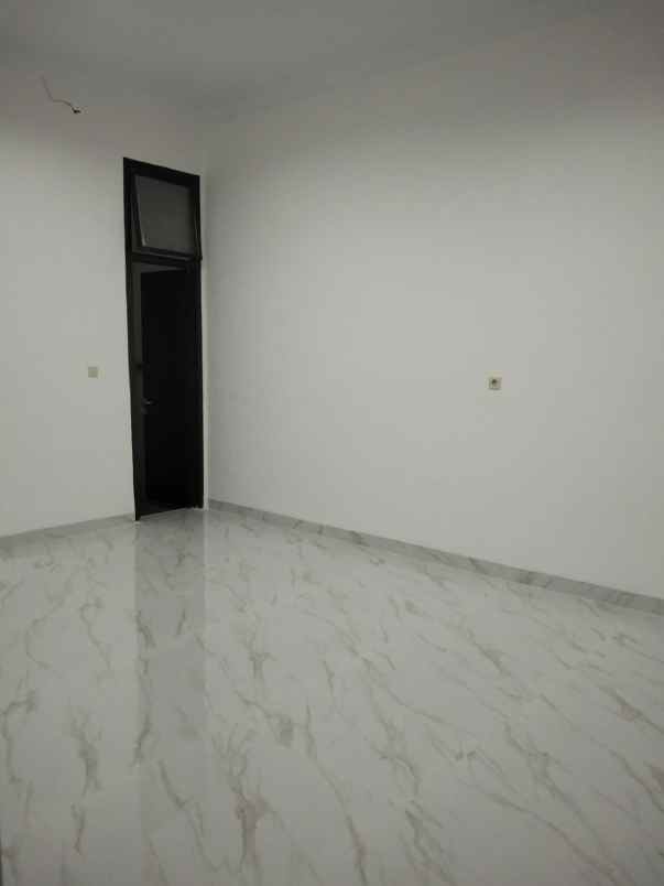 dijual rumah baru 2lantai di harapan indah bekasi