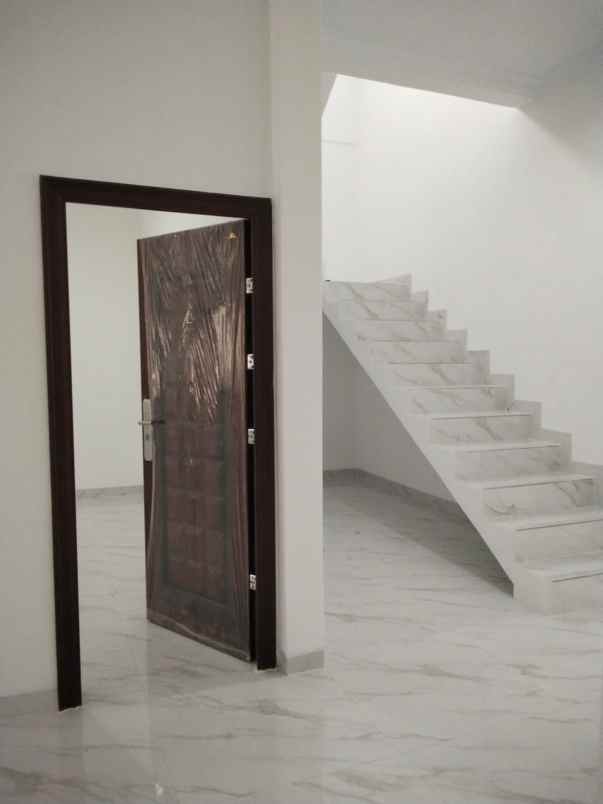 dijual rumah baru 2lantai di harapan indah bekasi