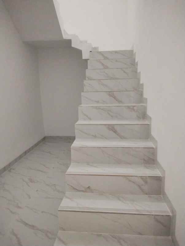 dijual rumah baru 2lantai di harapan indah bekasi