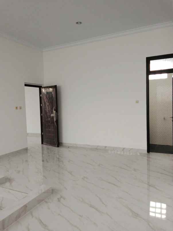 dijual rumah baru 2lantai di harapan indah bekasi