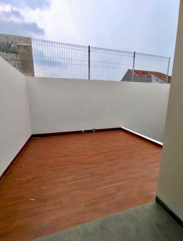 dijual rumah baru gress manyar kertoarjo surabaya