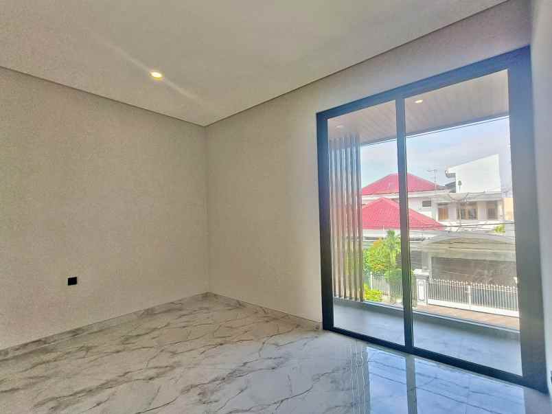 dijual rumah baru gress manyar kertoarjo surabaya