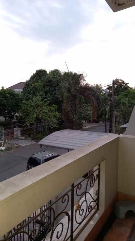 dijual rumah baru gress manyar kertoarjo surabaya