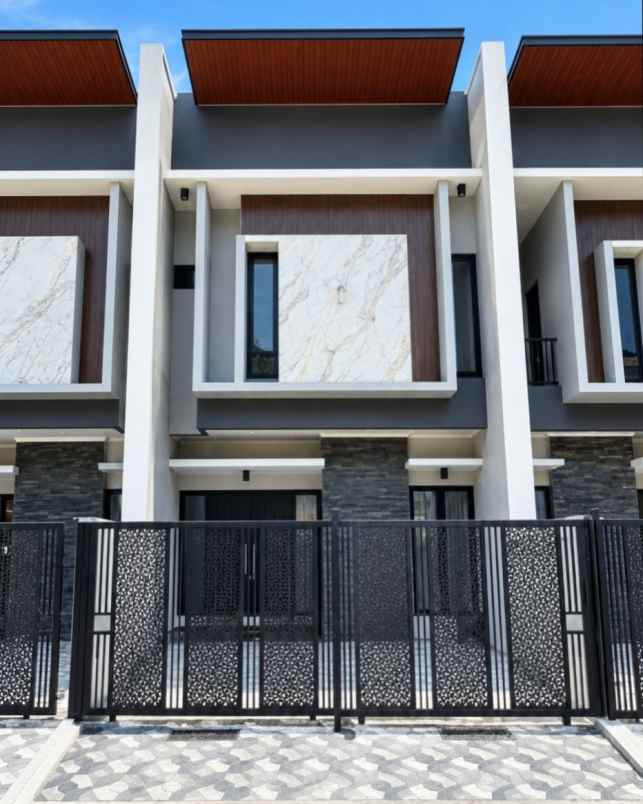dijual rumah baru minimalis manyar rejo murah