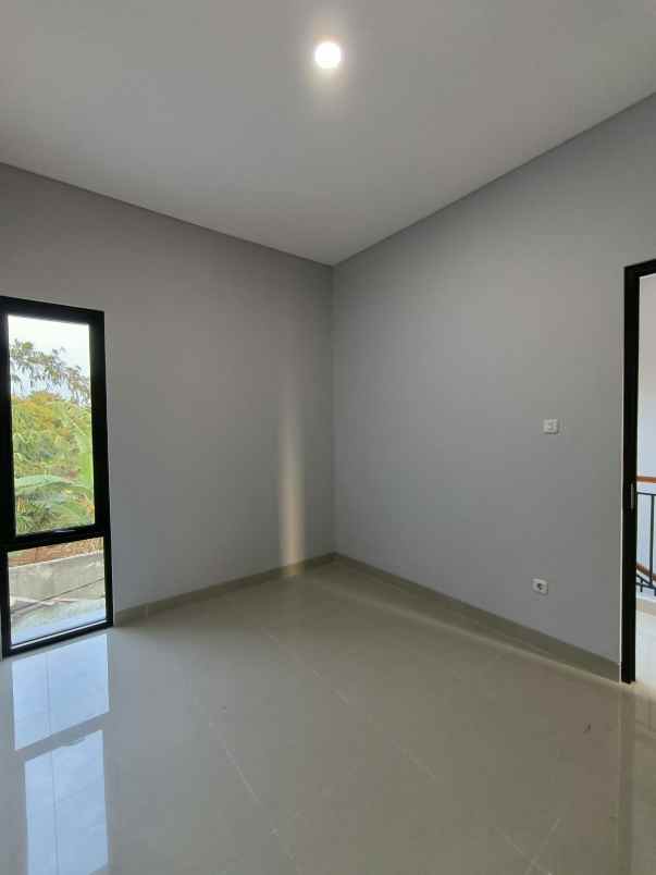 dijual rumah begkong