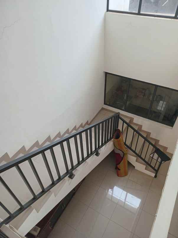 dijual rumah bumi mas kencana
