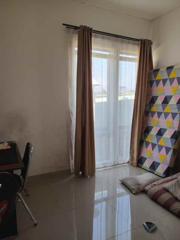 dijual rumah bumi mas kencana