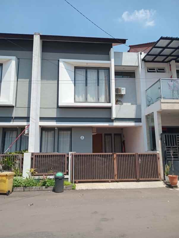 dijual rumah bumi mas kencana