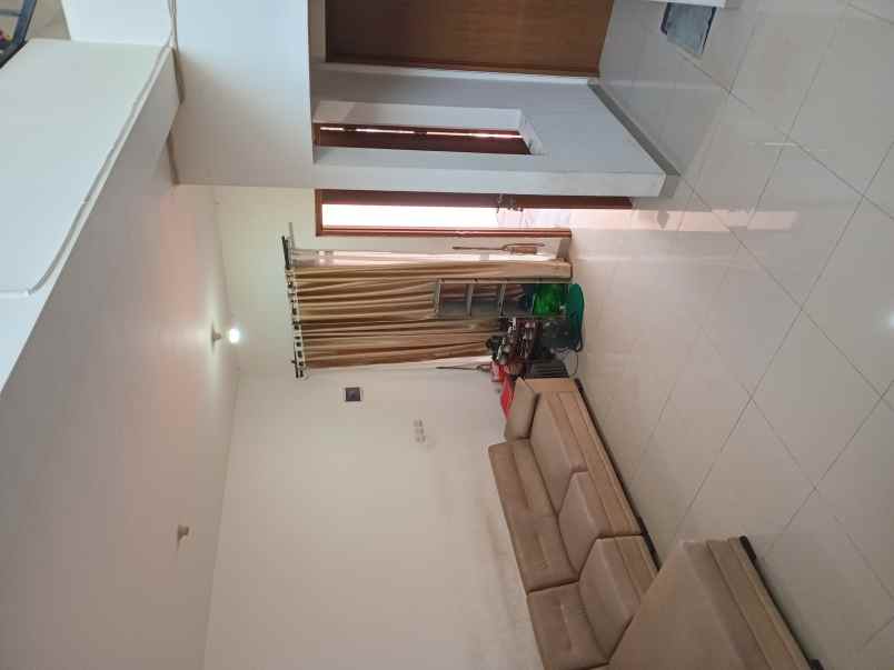 dijual rumah bumi mas kencana