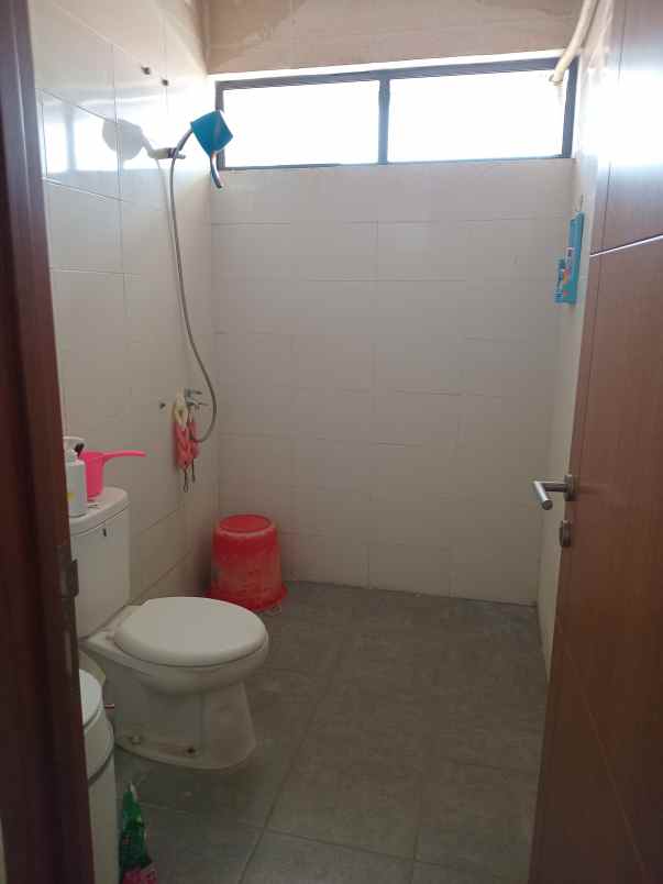 dijual rumah bumi mas kencana