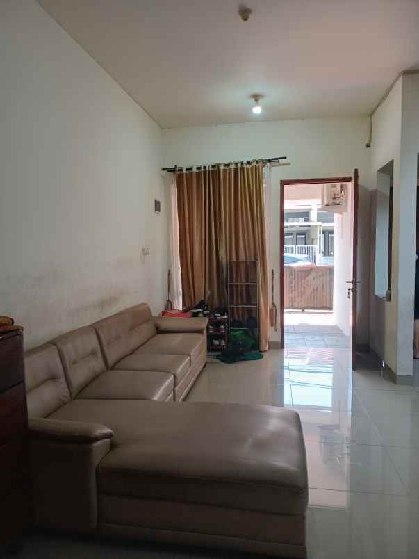 dijual rumah bumi mas kencana