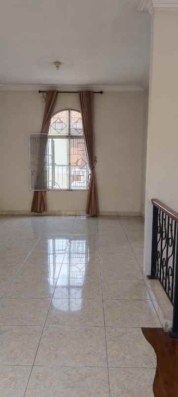 dijual rumah casa grande maguwoharjo sleman