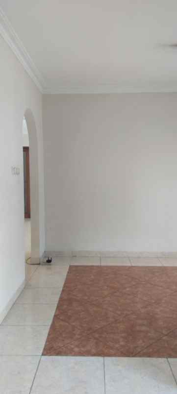 dijual rumah casa grande maguwoharjo sleman