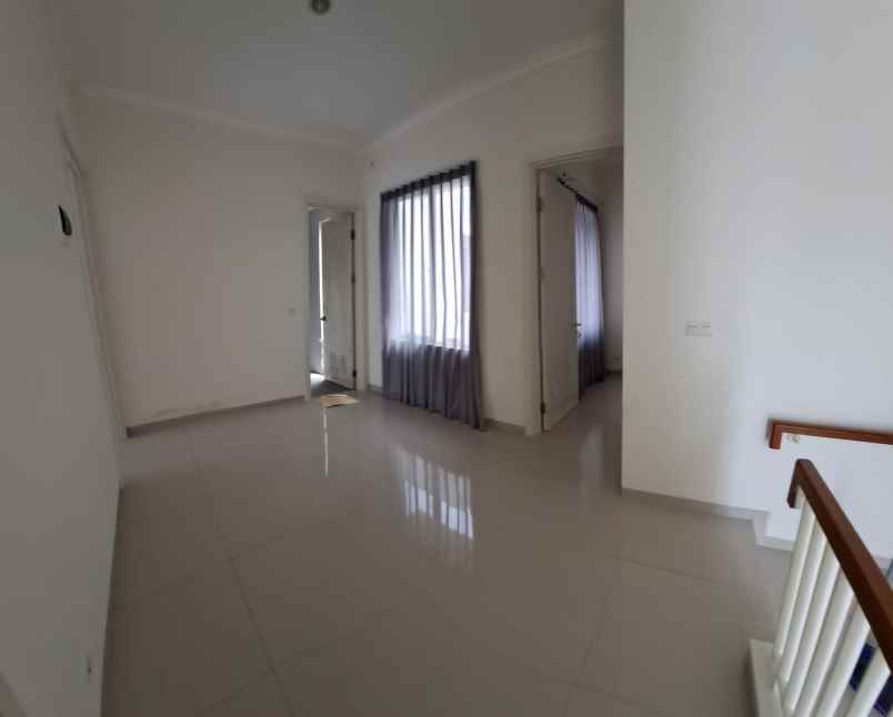 dijual rumah catriona suvarna sutera