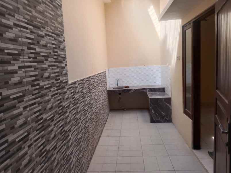 dijual rumah caturtunggal kabupaten
