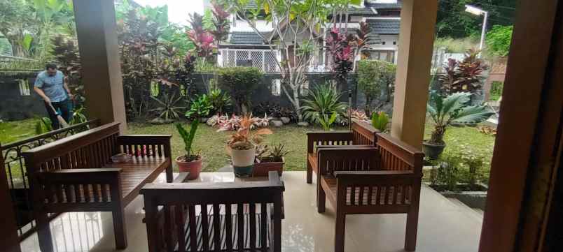 dijual rumah cigadung selatan i 20