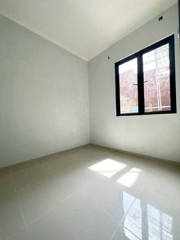 dijual rumah cililitan