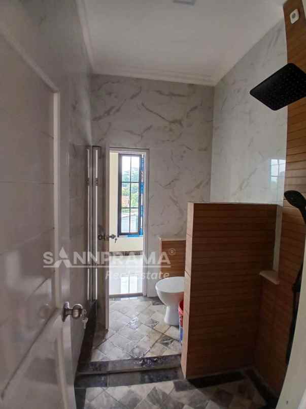 dijual rumah cilodong