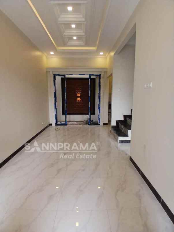 dijual rumah cilodong