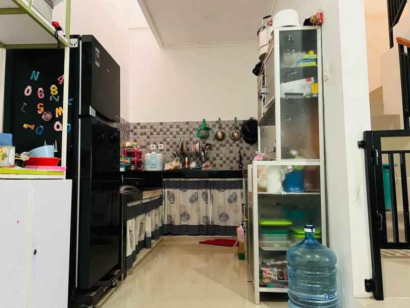 dijual rumah cinere depok