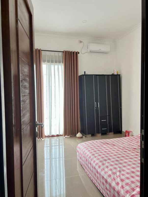 dijual rumah cinere depok