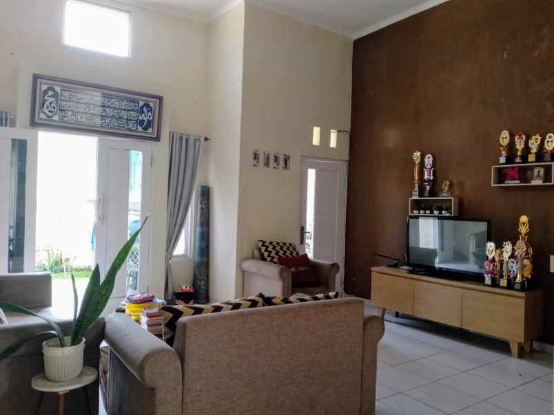 dijual rumah ciomas bogor
