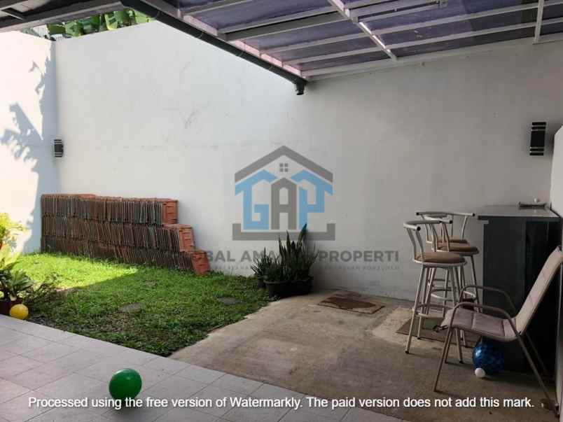 dijual rumah cipageran