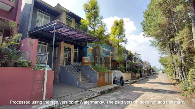 dijual rumah cipageran