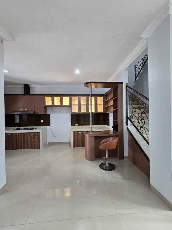 dijual rumah cipinang muara