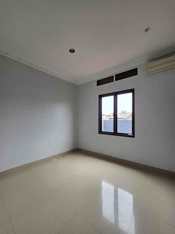 dijual rumah cipinang muara