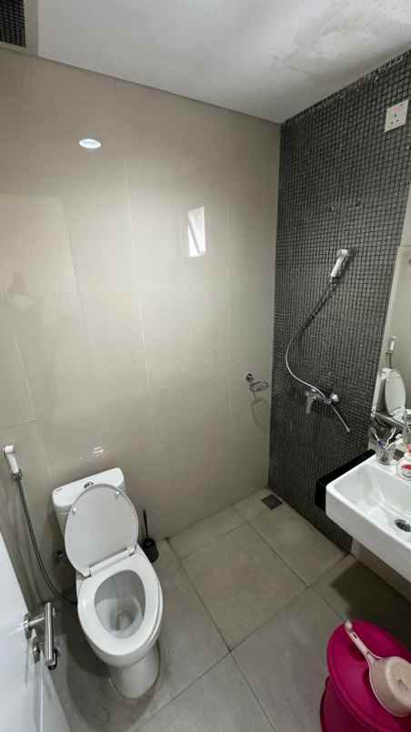 dijual rumah citragran cbd