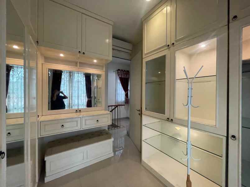dijual rumah citragran cbd cibubur