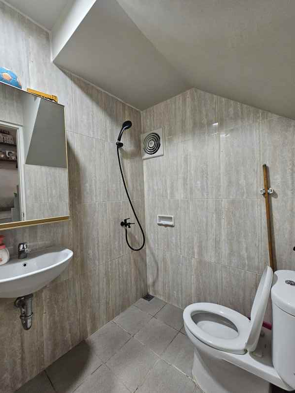 dijual rumah cluster bohemia