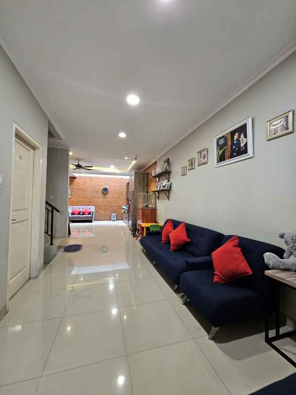 dijual rumah cluster bohemia