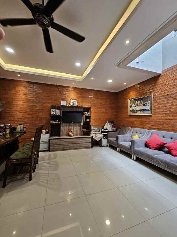 dijual rumah cluster bohemia